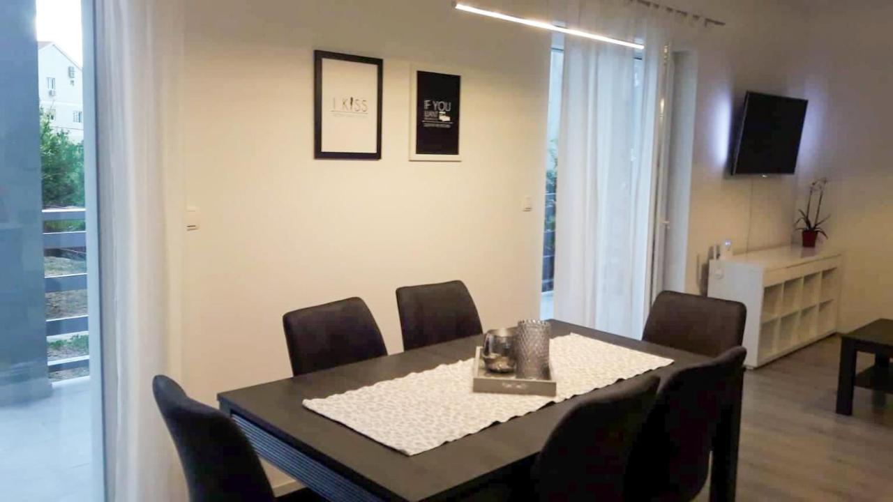Apartman Ivana Podgora Bagian luar foto